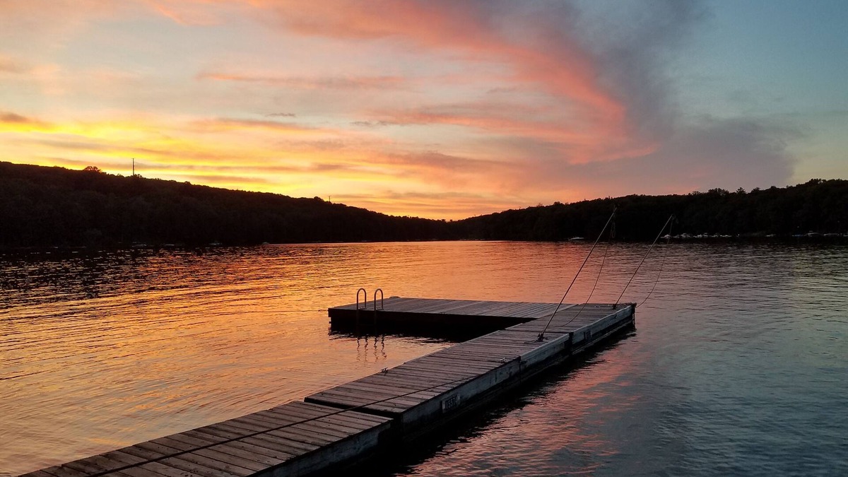 Lakeville Cabin | Beautiful Lakefront Cabin on Lake Wallenpaupack!