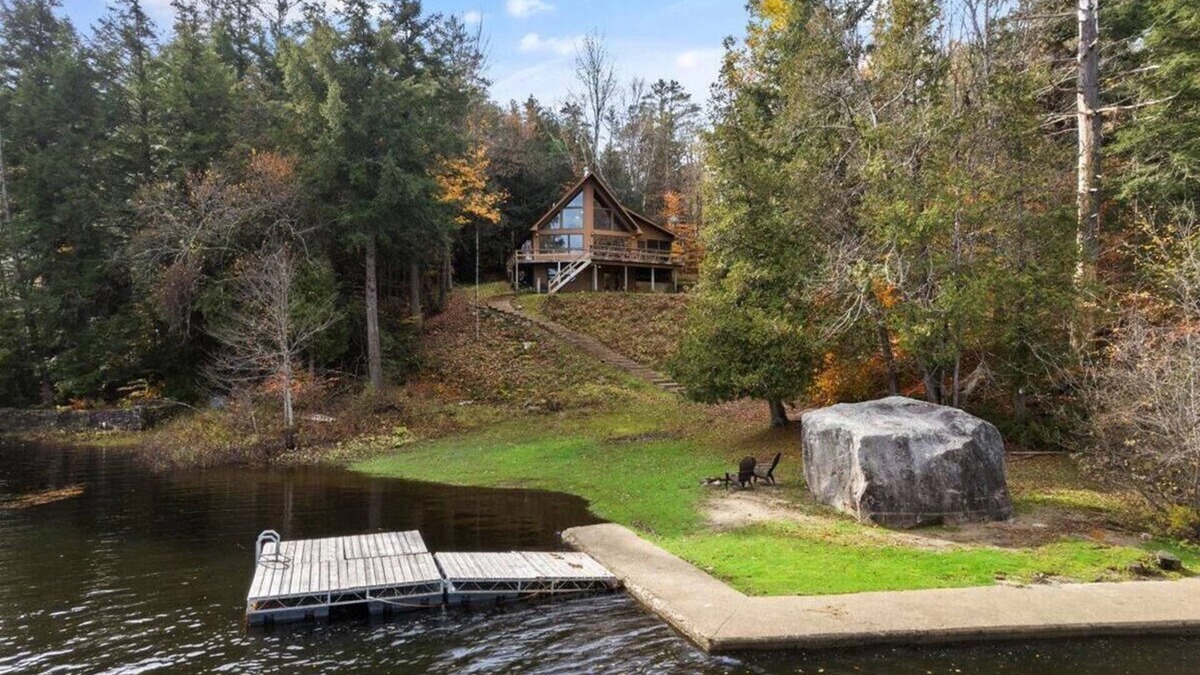 Paradox House | Beautiful lakefront house on Paradox lake with tremendous views and privacy.