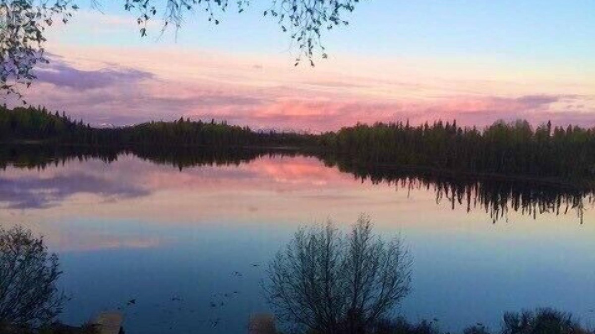 Ridgeway House | Beautiful Lakefront Property Minutes From The Kenai River And Soldotna