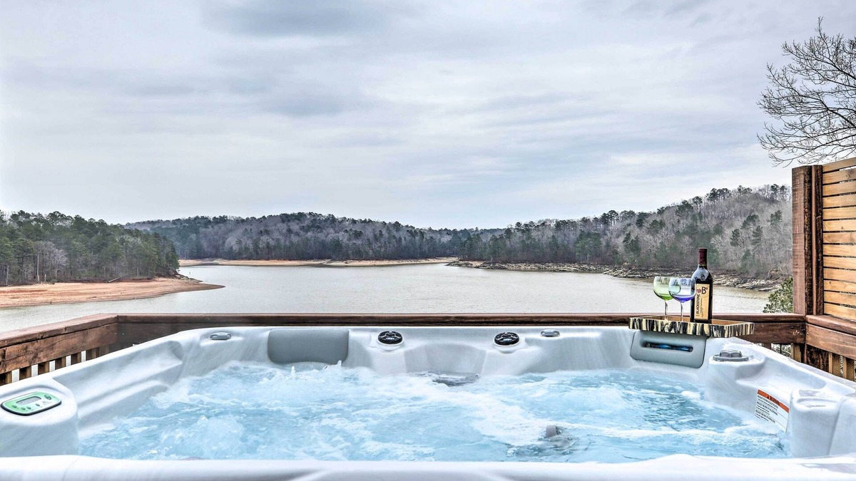 Woodstock Apartment | Beautiful Lakefront Studio: Dock, Fire Pit, Kayak