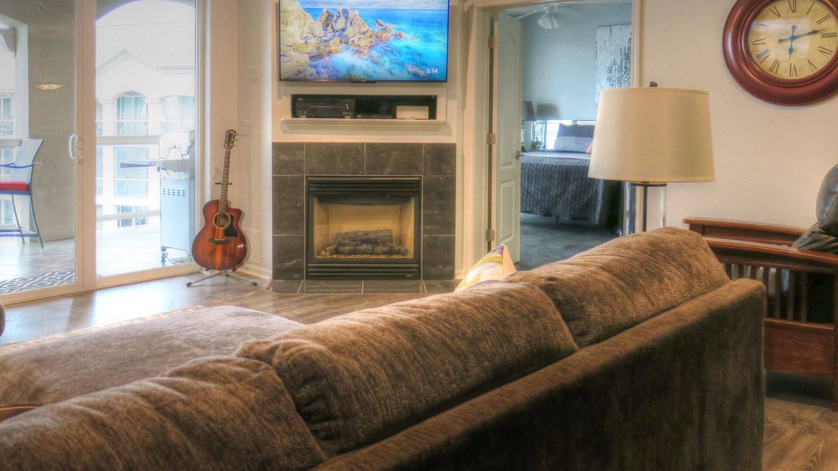 Osage Beach Condo | Beautiful Lakefront condo with stunning Lake views. NO stairs from parking lot