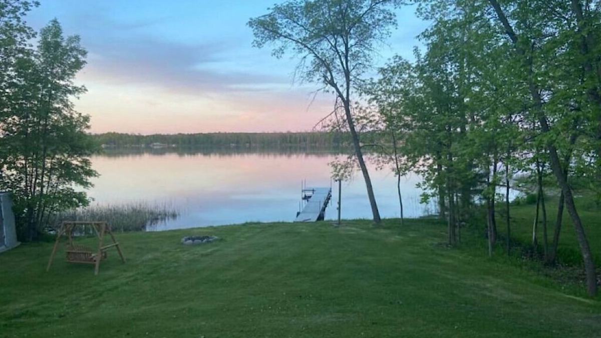 Longville House | Beautiful Lakehome nestled in Longville with panoramic views!