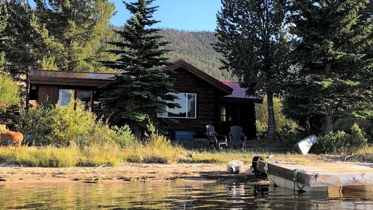 Dubois Cabin | Beautiful lakeside retreat - Perfect for the adventuresome family -pet friendly