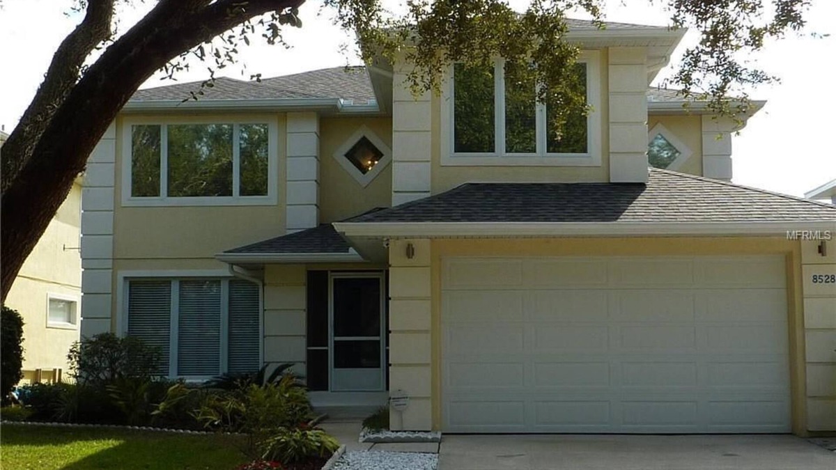 Sunset Lakes House | Beautiful Lakeview 5 bed 4 Bath South Facing Pool/Spa Home