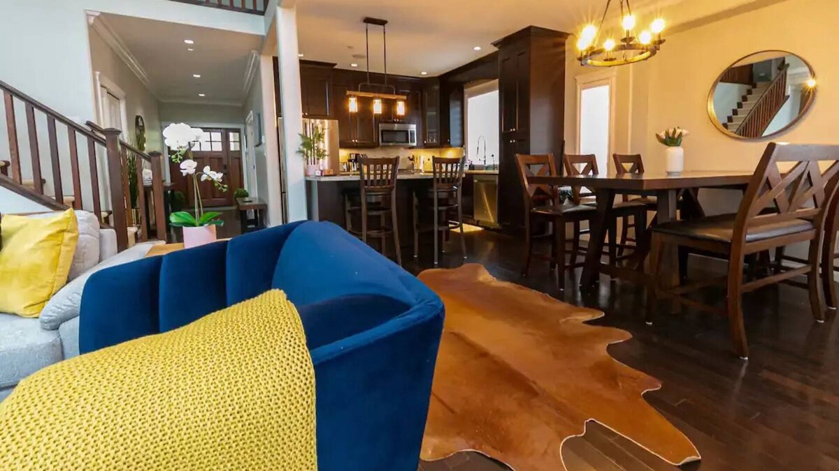 Langford House | Beautiful Large Home With 5 bedrooms In Langford