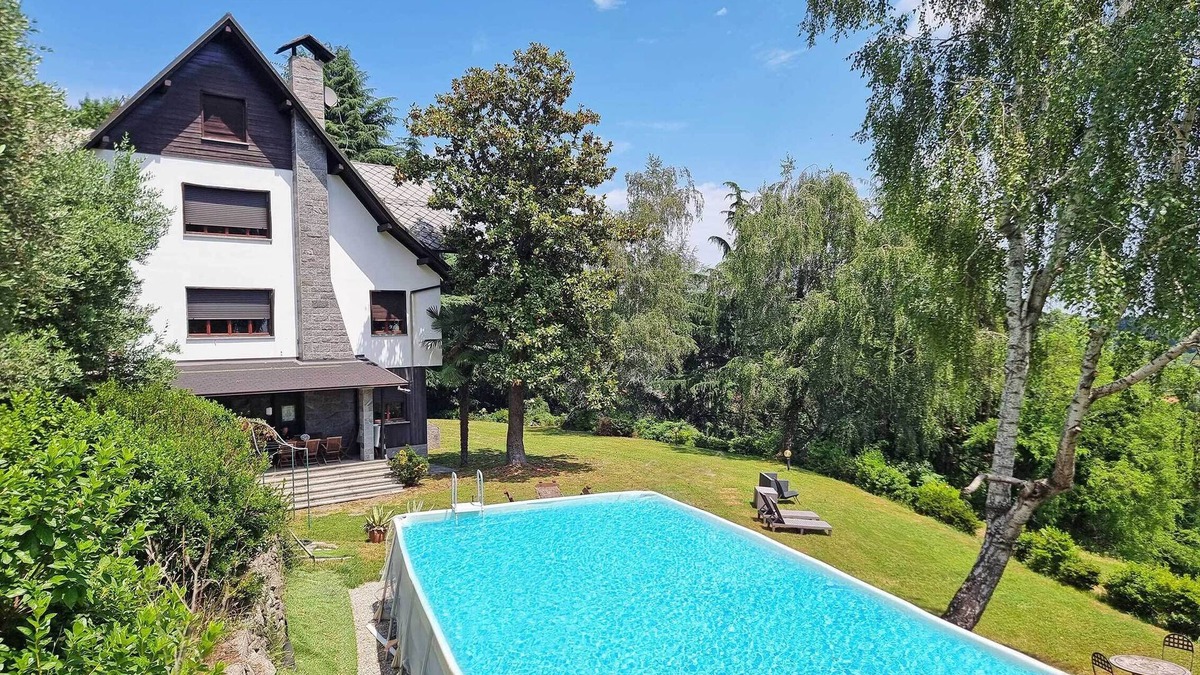 Montrigiasco Villa | Beautiful large villa amidst lush green nature at Lake Maggiore! - Villa Tudor
