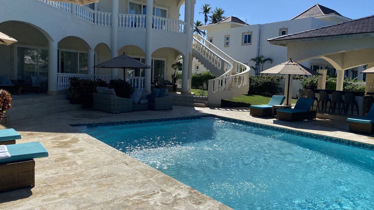 Los Brazos House | Beautiful Large Villa