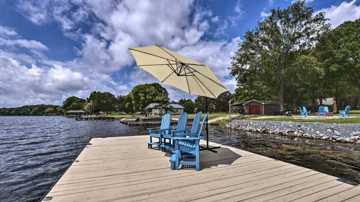 Wilsonville House | Beautiful Lay Lake Retreat for Large Families!! Make Lasting memories!