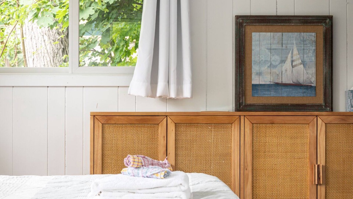 Traverse City Cottage | Beautiful Leelanau County cottage & guest bunkhouse on 75' of waterfront.