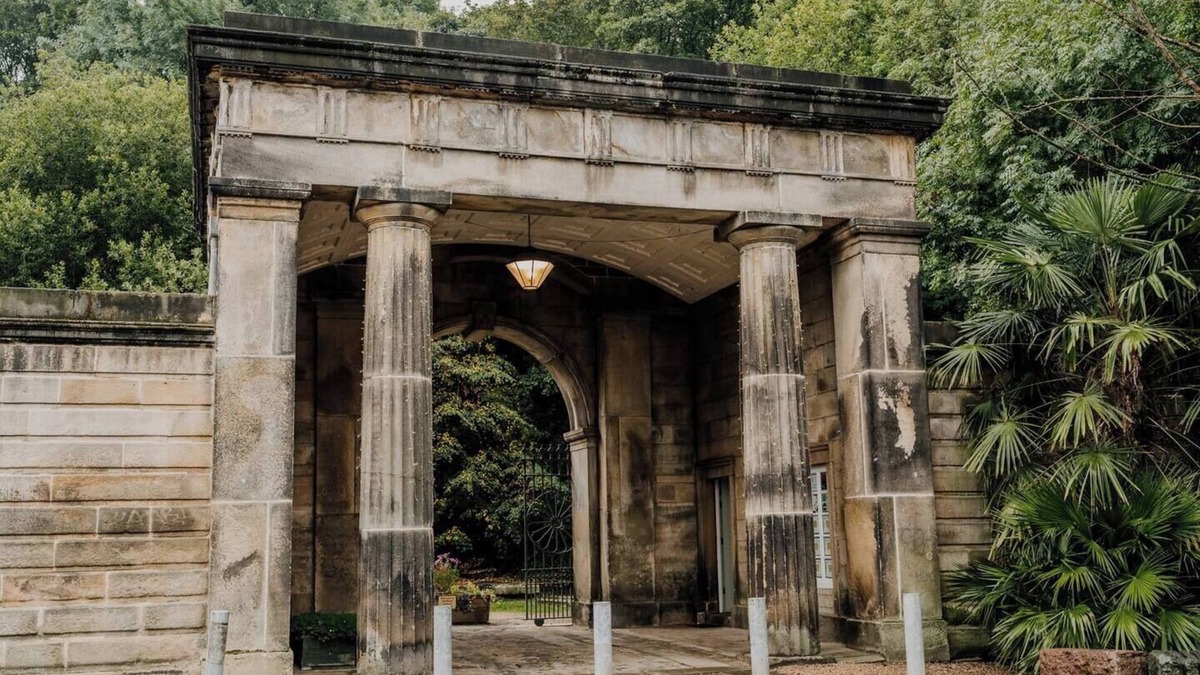 Sheffield House | Beautiful Listed Gatehouse in Great Area