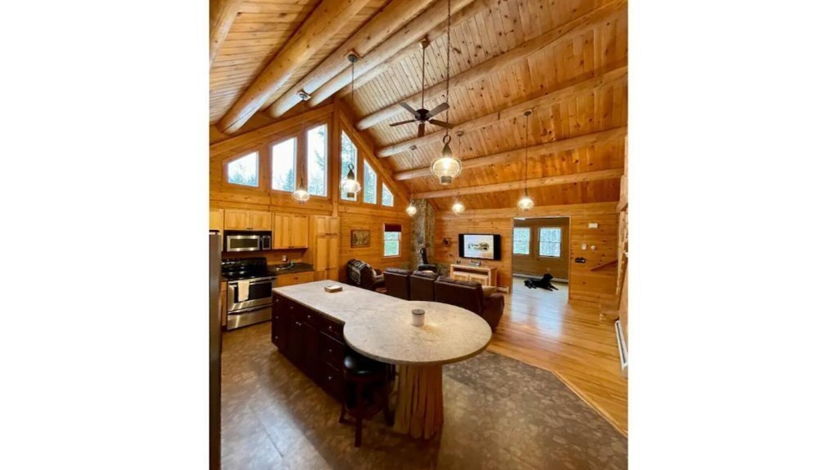 Moultonborough House | Beautiful log cabin near Castle in the Clouds