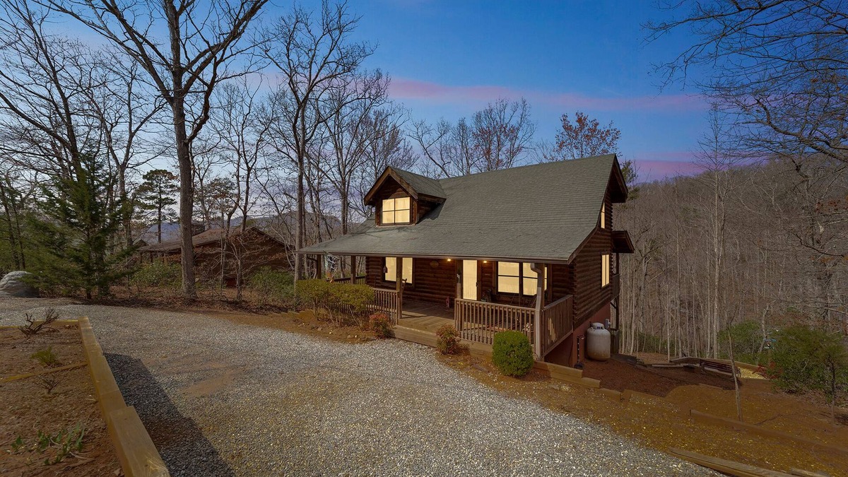 Lake Lure Cabin | Beautiful Log Cabin In the Lake Lure~ close to Mirror Lake ~ WiFi