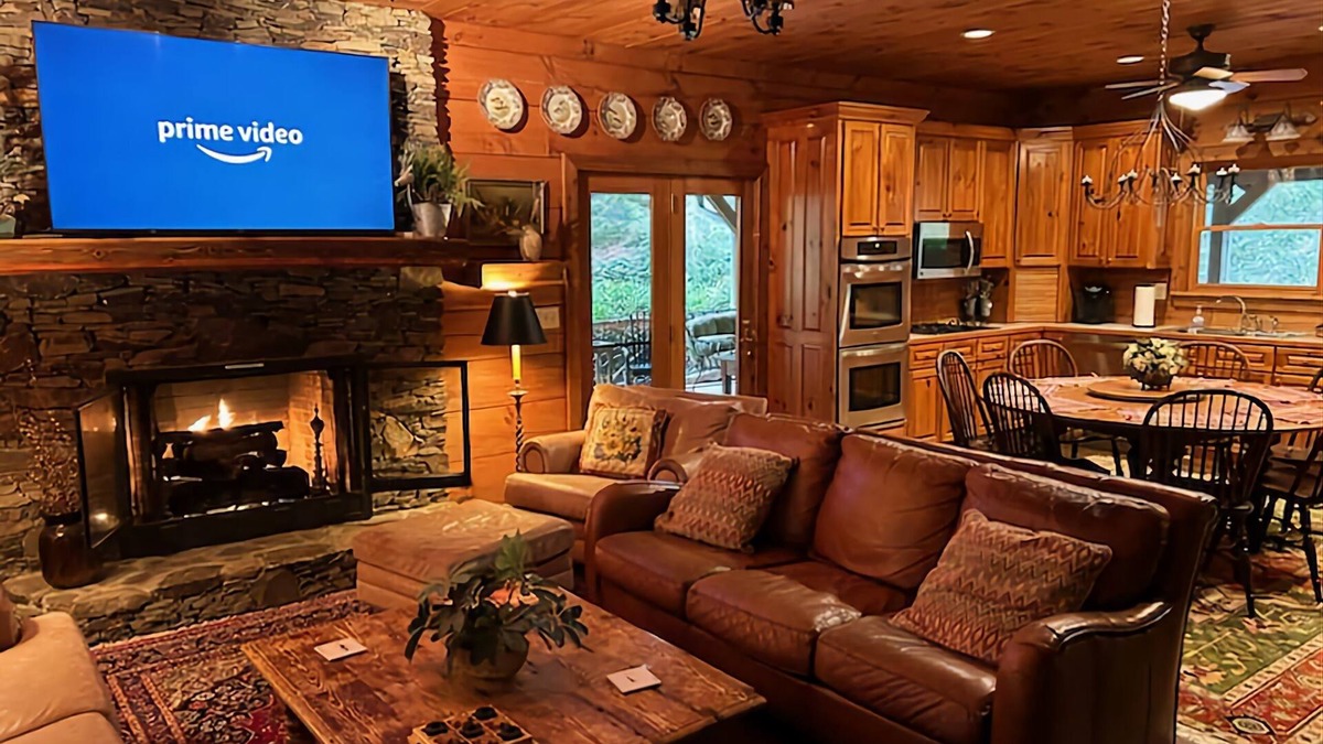 Valle Crucis Cabin | Beautiful Log Cabin with river access to The Watagua. Newly added Fire Pit