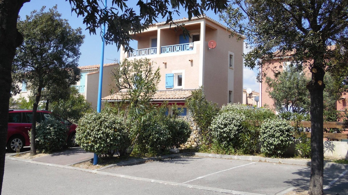 Narbonne-Plage House | Beautiful, lovingly furnished holiday home near the beach with sea views