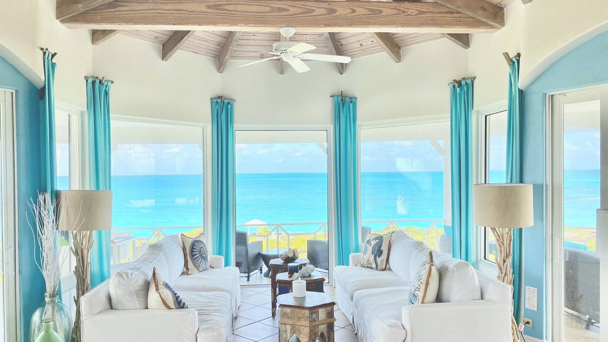 William's Town House | Beautiful Lt. Exuma Oceanfront 4 bed/4.5 Bath House with Pool/Hot tub/Sleeps10