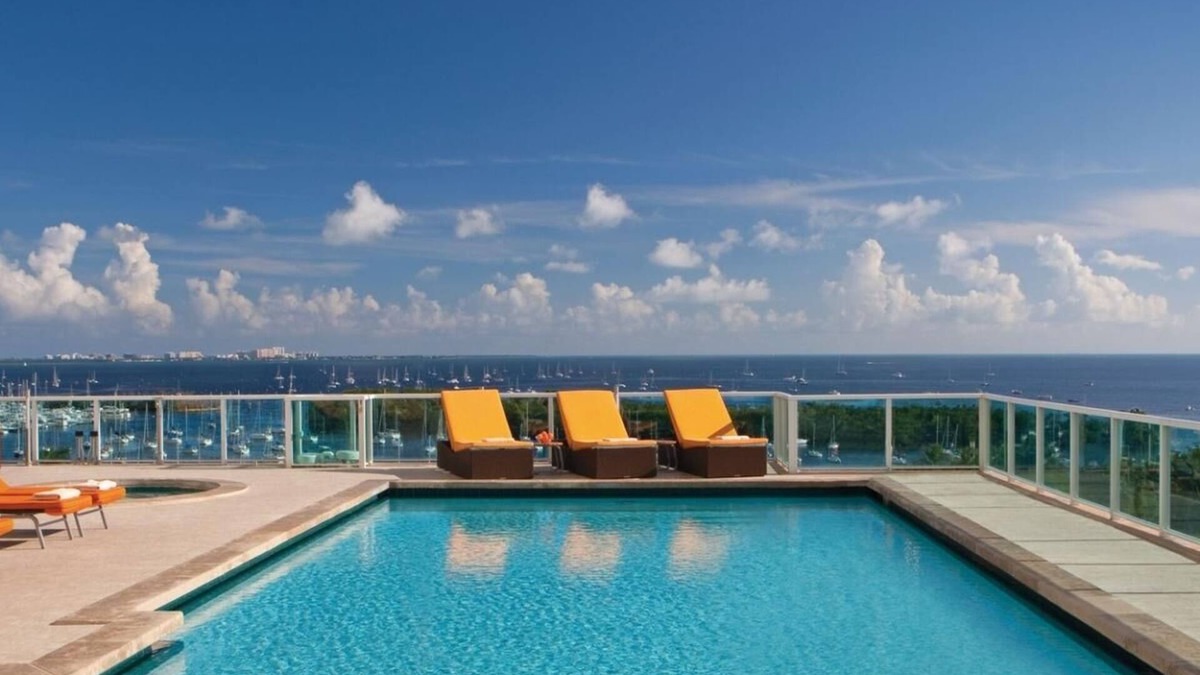 Southwest Coconut Grove Apartment | Beautiful&Luxury Condo "5 Star Hotel"as Low as $125 night!FREE Parking Included
