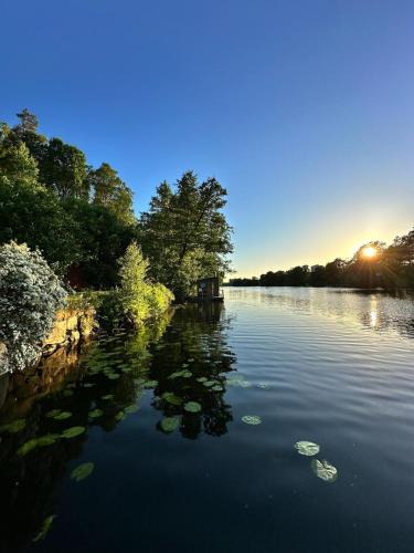 Hasthagen Cabin | Beautiful luxury family home surrounded by nature and water and only 15 minutes from city center