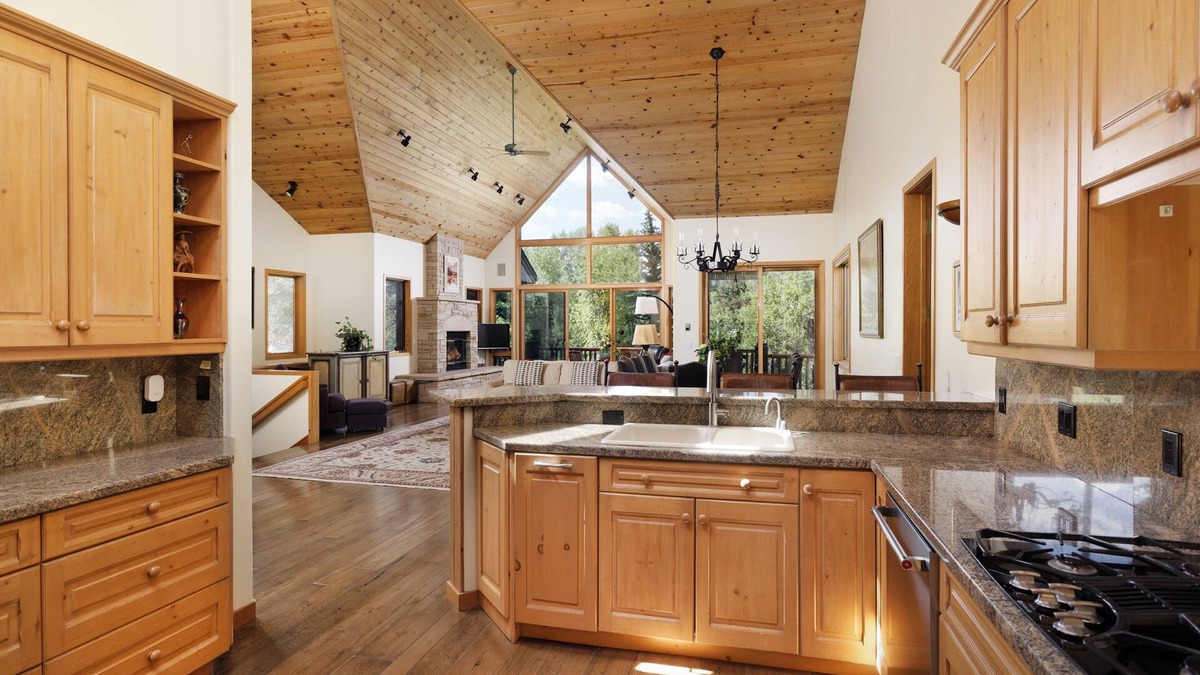 Woody Creek House | Beautiful Luxury Home on the Roaring Fork River in Woody Creek