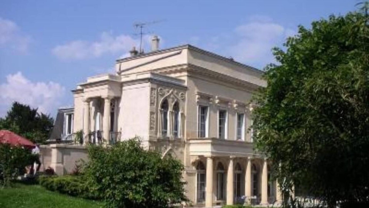 Parmain Apartment | Beautiful mansion in Van-Gogh country