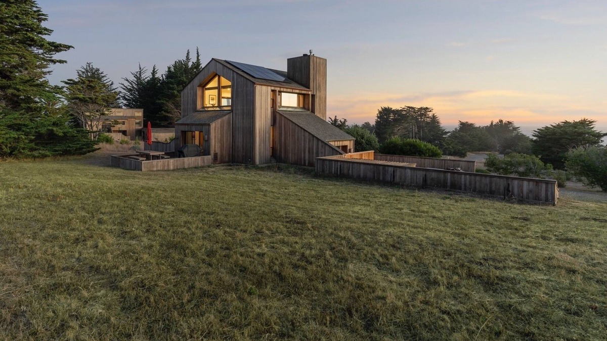 Sea Ranch House | Beautiful meadow home, 100 yards from Bluff Trail, Newly Renovated