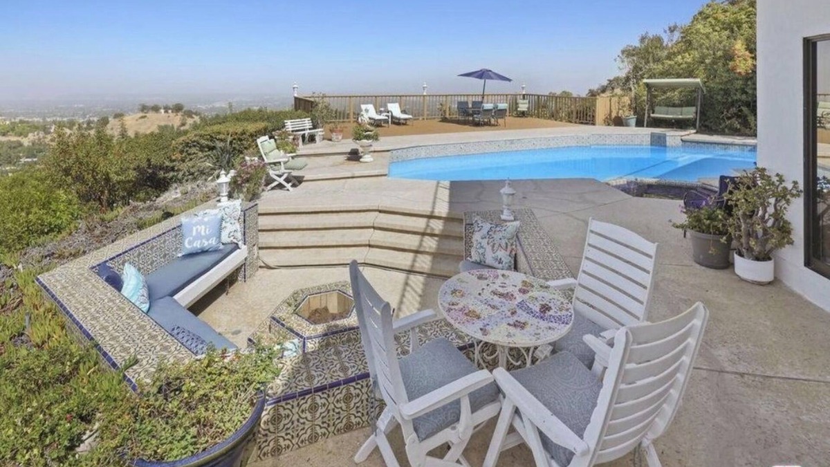 Encino House | Beautiful Mega Mansion in Los Angeles!