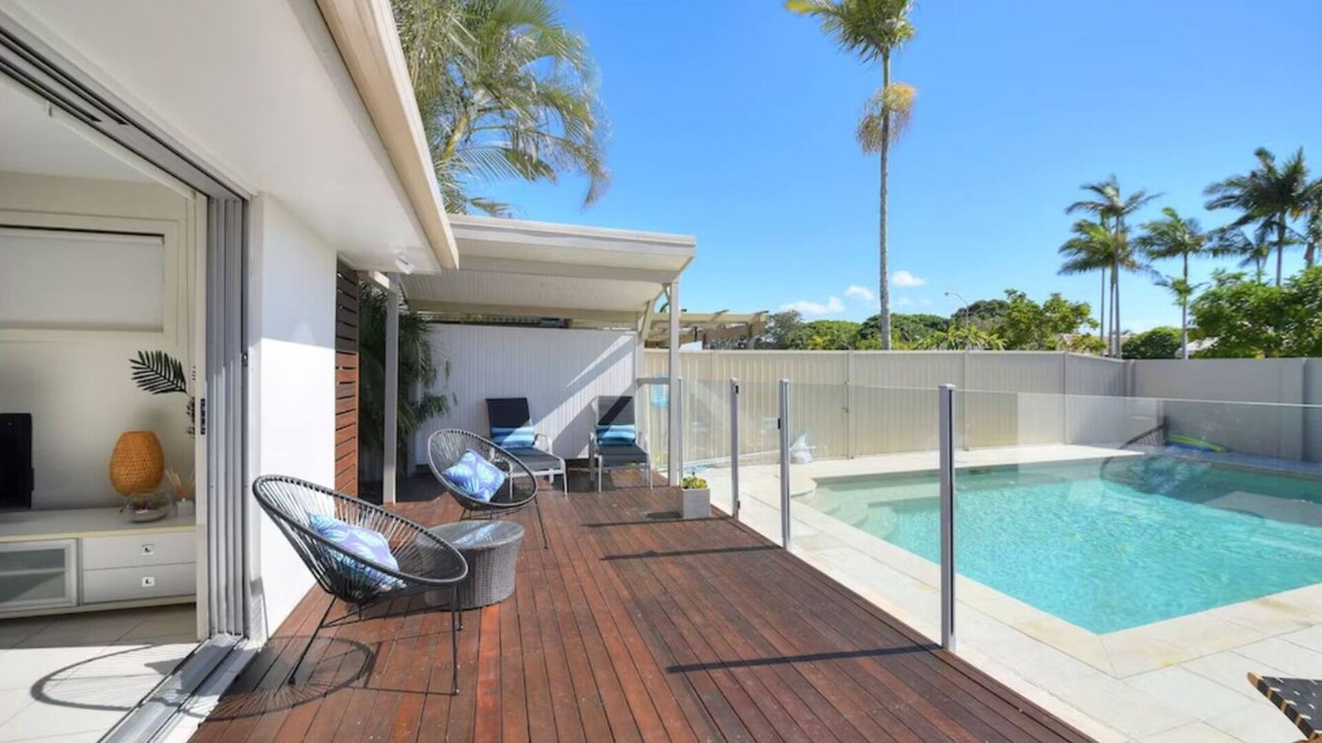 Mermaid Waters House | Beautiful Mermaid Beach Retreat