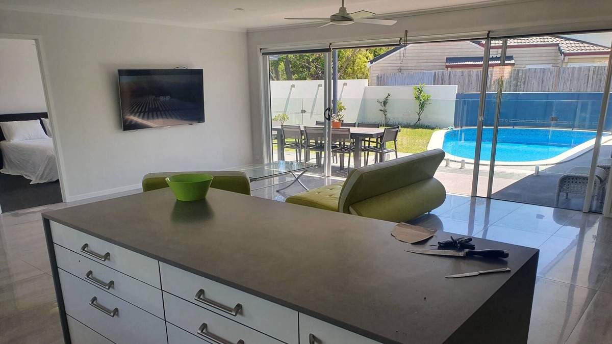 Ashmore House | Beautiful Modern and very quiet home and so close to every thing the Gold coast