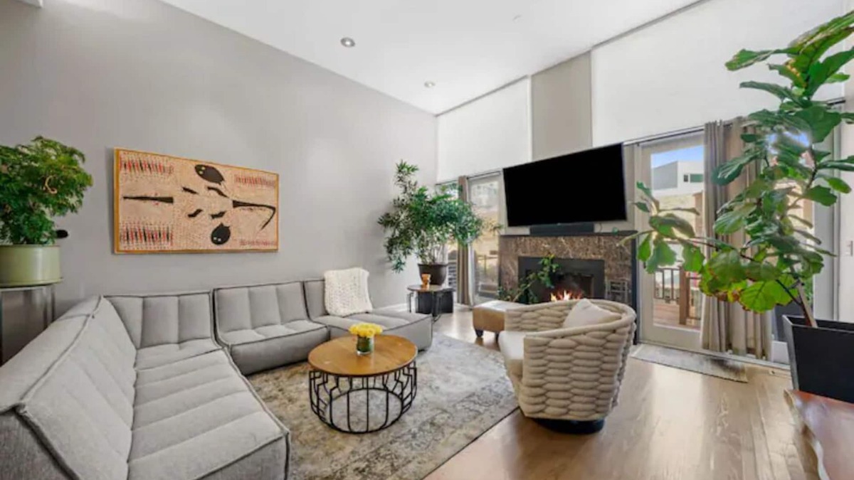 River West House | Beautiful Modern Designer Home ~ Downtown - 4-Bed/4-Bath