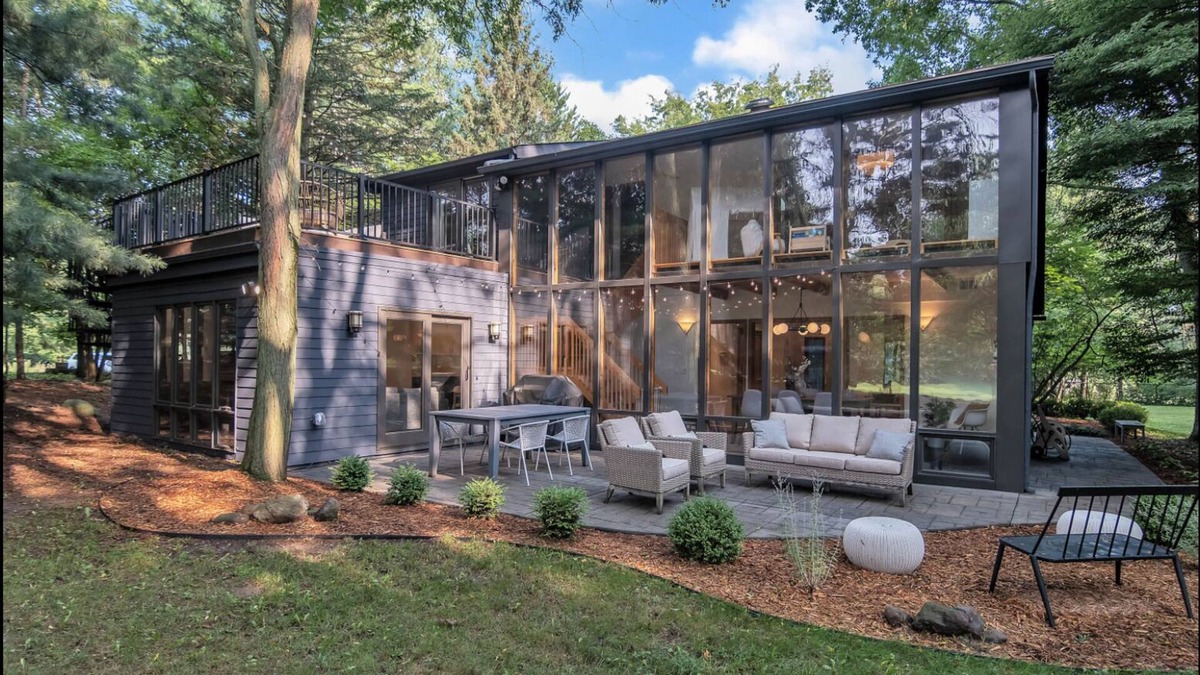 Ann Arbor Other | Beautiful Modern Farmhouse Nestled in the Ann Arbor Woods