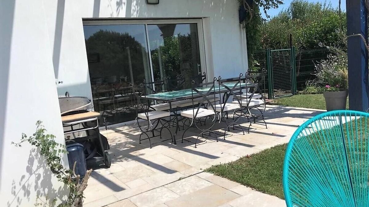 Bassussarry House | Beautiful modern house with pool - 10 min from the beaches of Biarritz