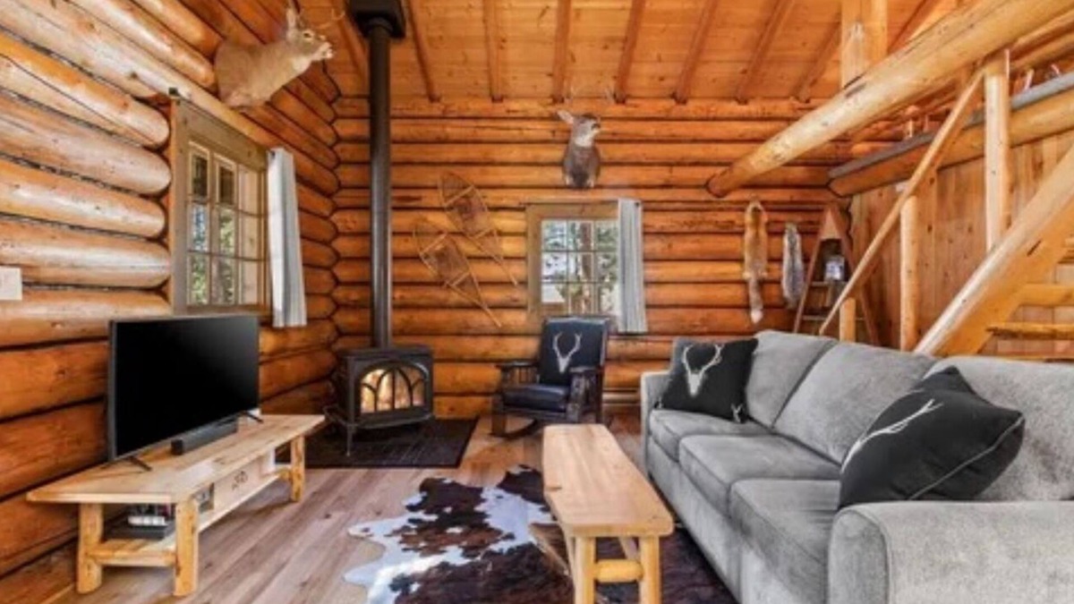 Seeley Lake Cabin | Beautiful Montana Log Cabin in the heart of Seeley Lake.