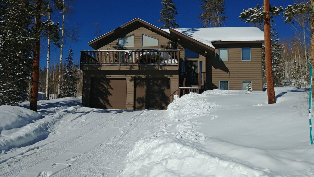 Wildernest Cabin | Beautiful Mountain views, 5 ski areas, Nat'l forest hiking, biking, lakes.