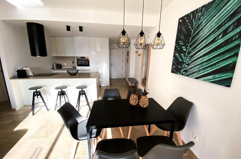 Castillo de Sabinillas Apartment | Beautiful New Apartment with Sea View