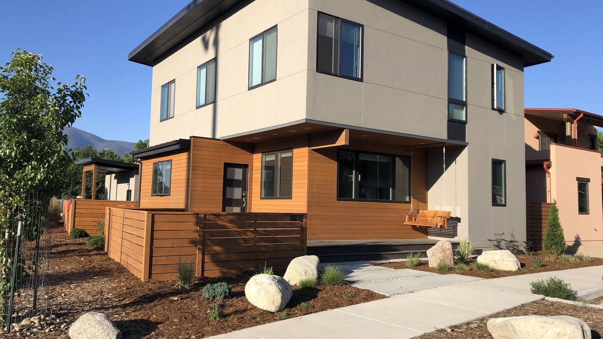 Salida House | Beautiful New 3BR! Steps from the Arkansas River and close to town (STR #0303)
