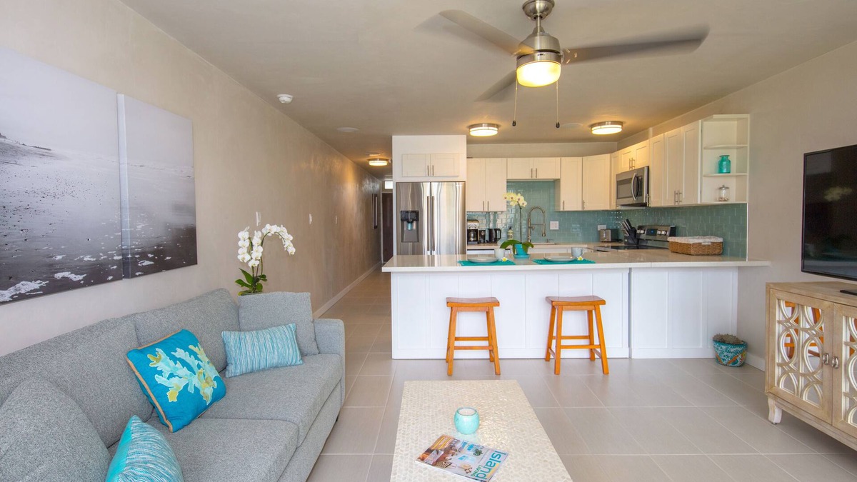 Kuau Condo | BEAUTIFUL NEW Beach-chic condo with AC 1 mile from Paia & Steps to Mama's Beach