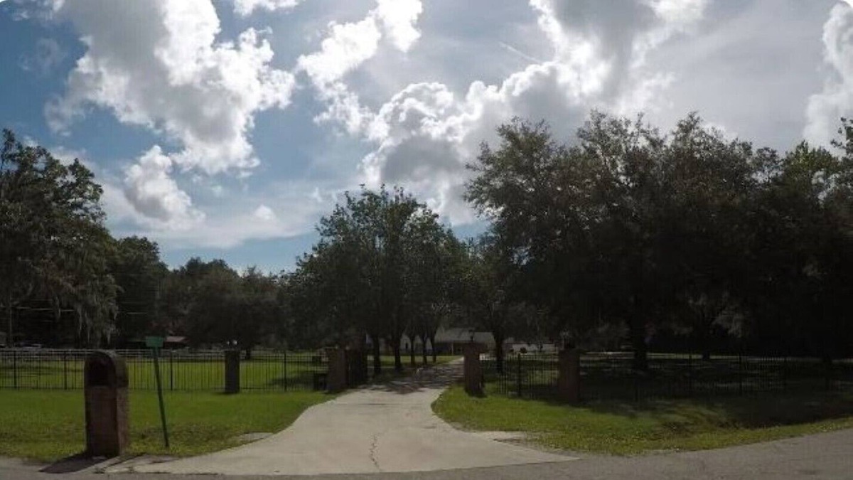 Del Rio House | Beautiful new farm home