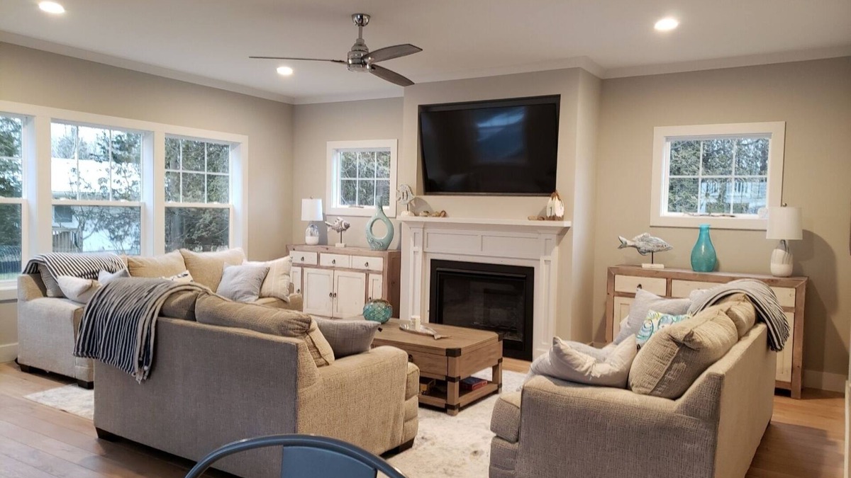 Miami Park House | Beautiful new Lake House Pets & Kids friendly with beach access!