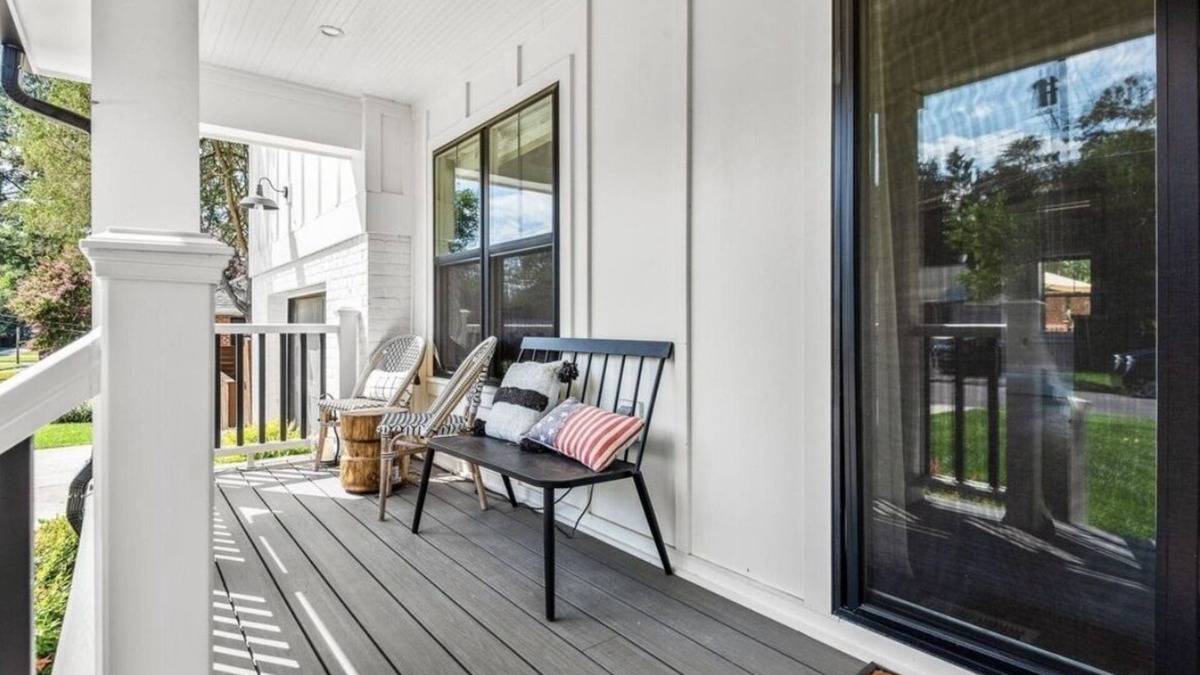 Fort Hunt House | Beautiful New Modern Farmhouse walkable to grocery, restaurants, trails, Potomac