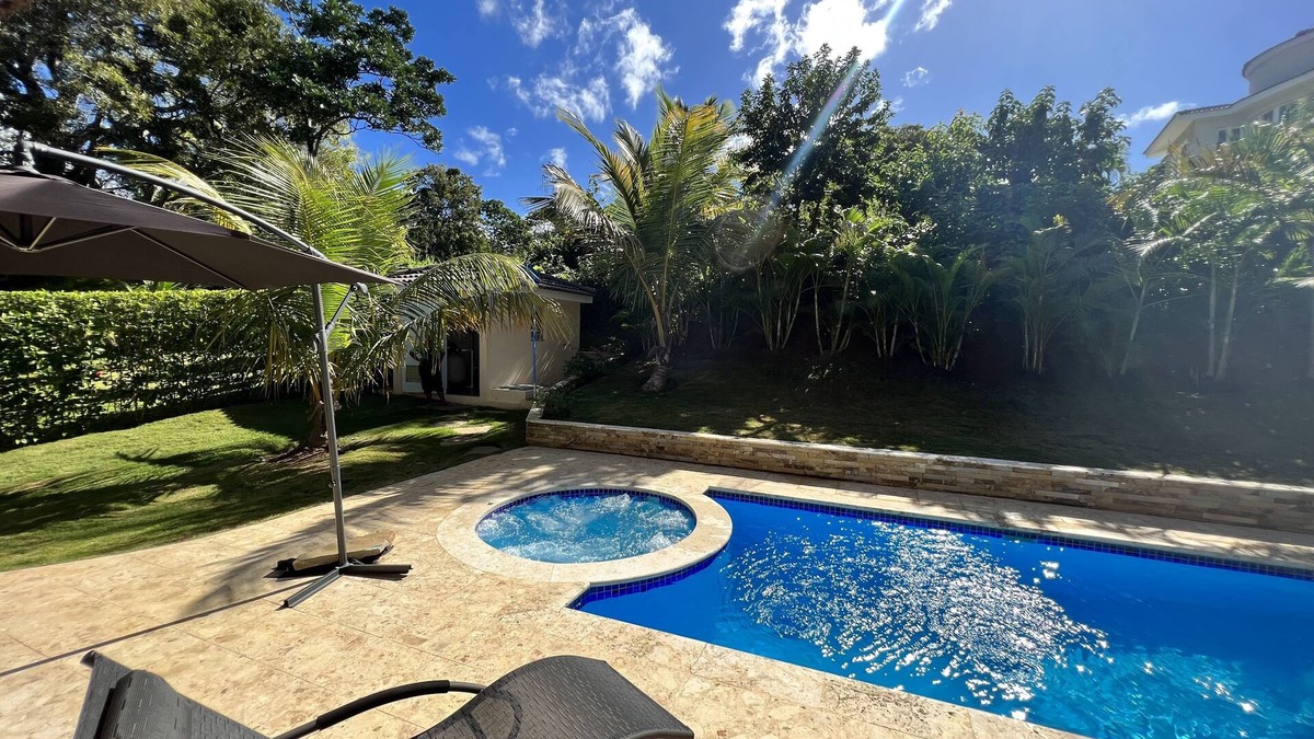 El Batey Villa | Beautiful New Villa pool and jaccuzi in Residencial Hispaniola Sosua