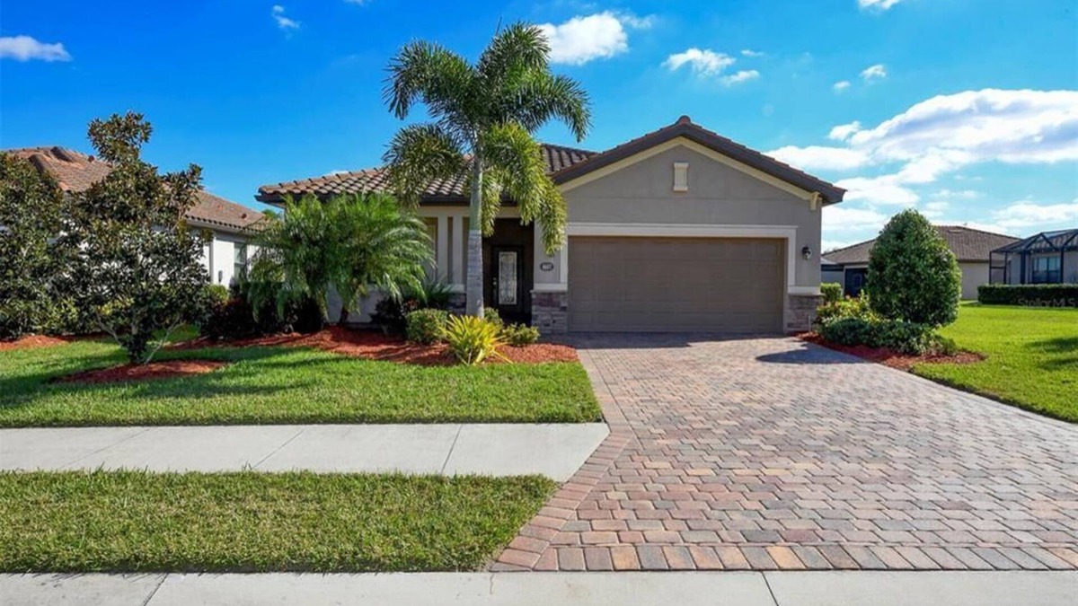 Bradenton House | Beautiful, Newer Home in River Strand! Endless Fun!