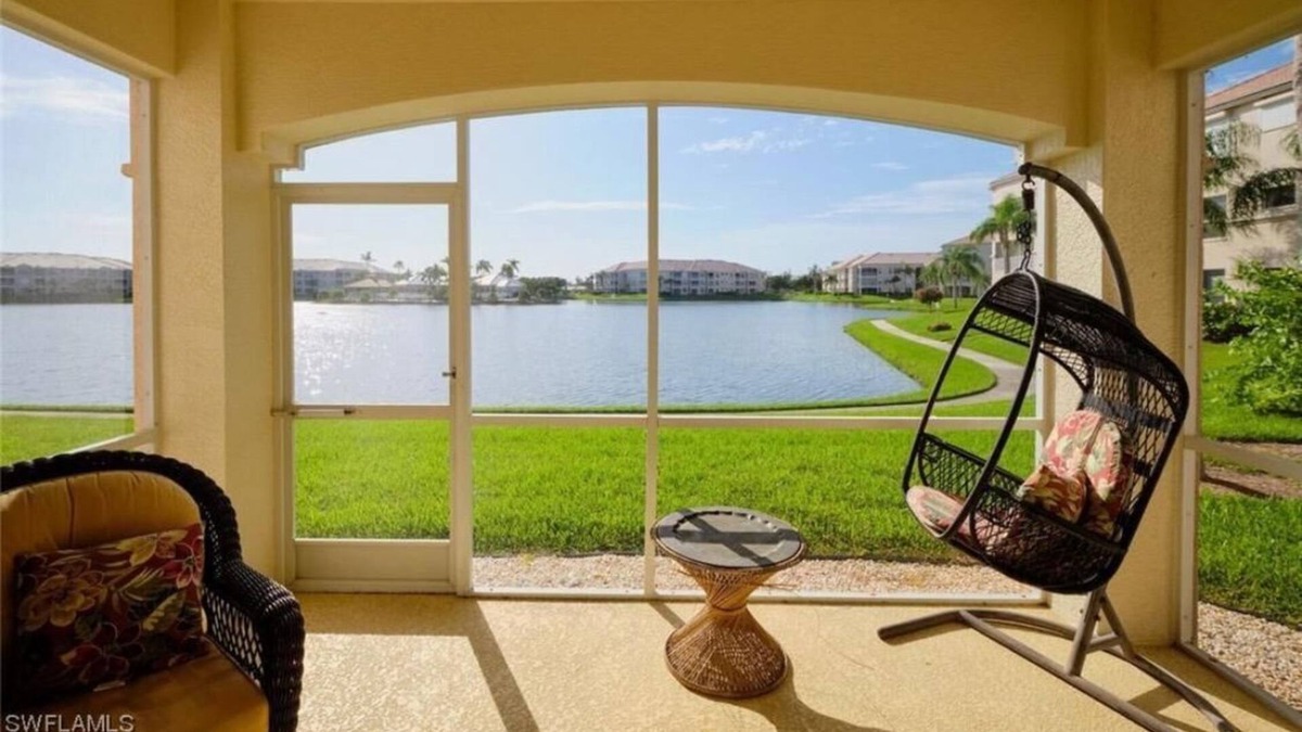 Tropical Cove Condo | Beautiful newly renovated 2 Bed 2 Bath condo in the Lexington County Club