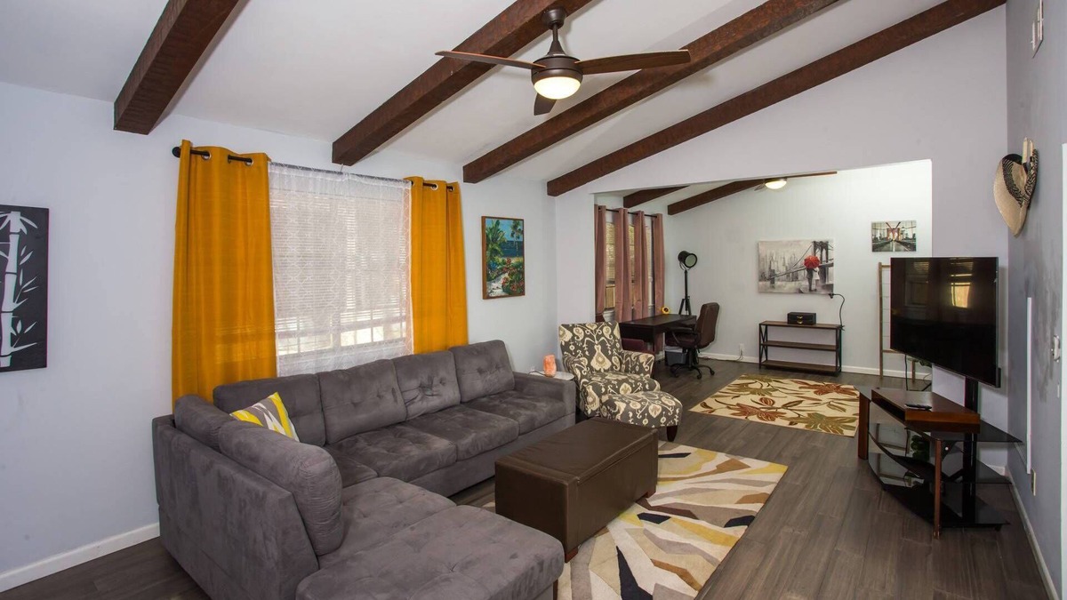 Niceville House | Beautiful Niceville Home Close to Destin. Close to Eglin AFB! TDY and Transient Military Welcome.