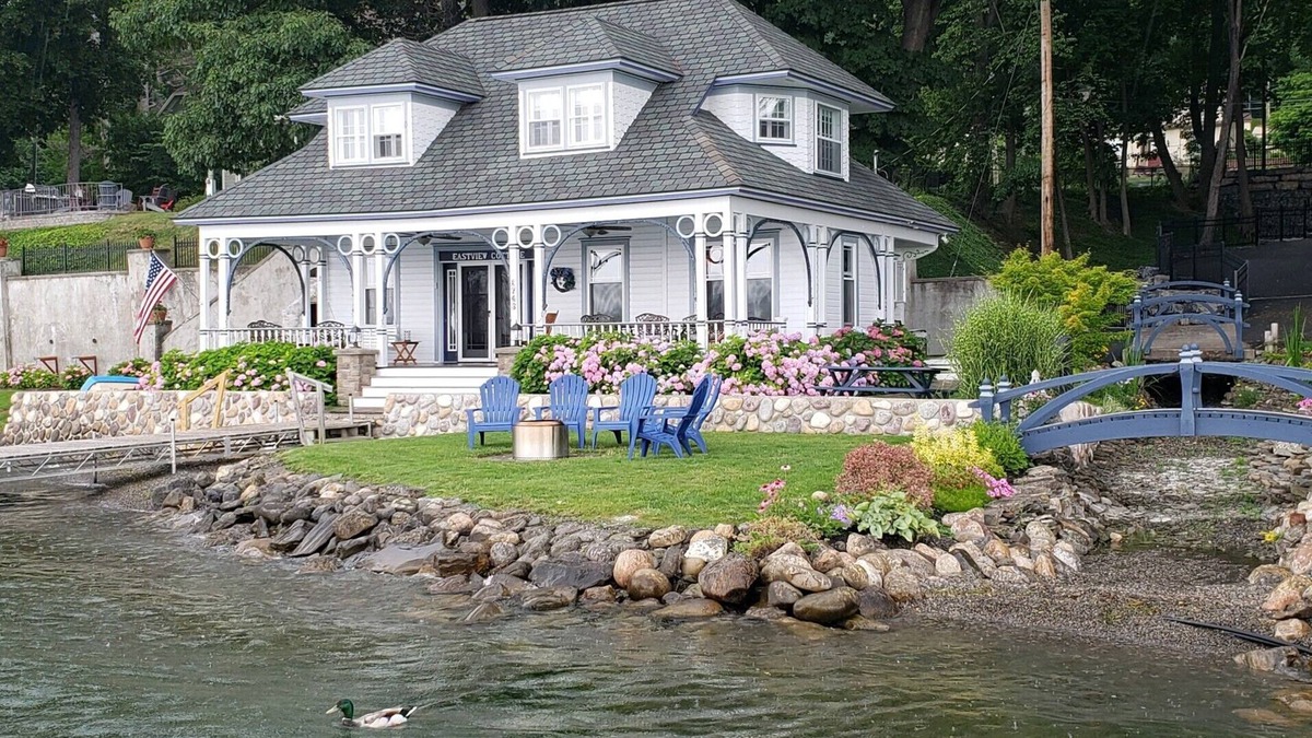 Penn Yan House | Beautiful Nostalgic Keuka Waterfront Home