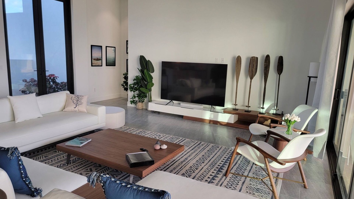 Alice Town House | Beautiful Oasis that will take your Breath Away!