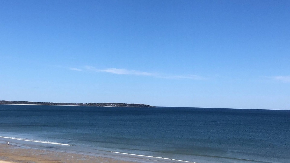 Old Orchard Beach Condo | Beautiful Oceanview 2 Bedroom Condo With Spacious Living Area