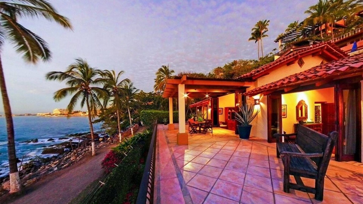Fluvial Vallarta Villa | Beautiful Ocean Front Villa in Conchas Chinas