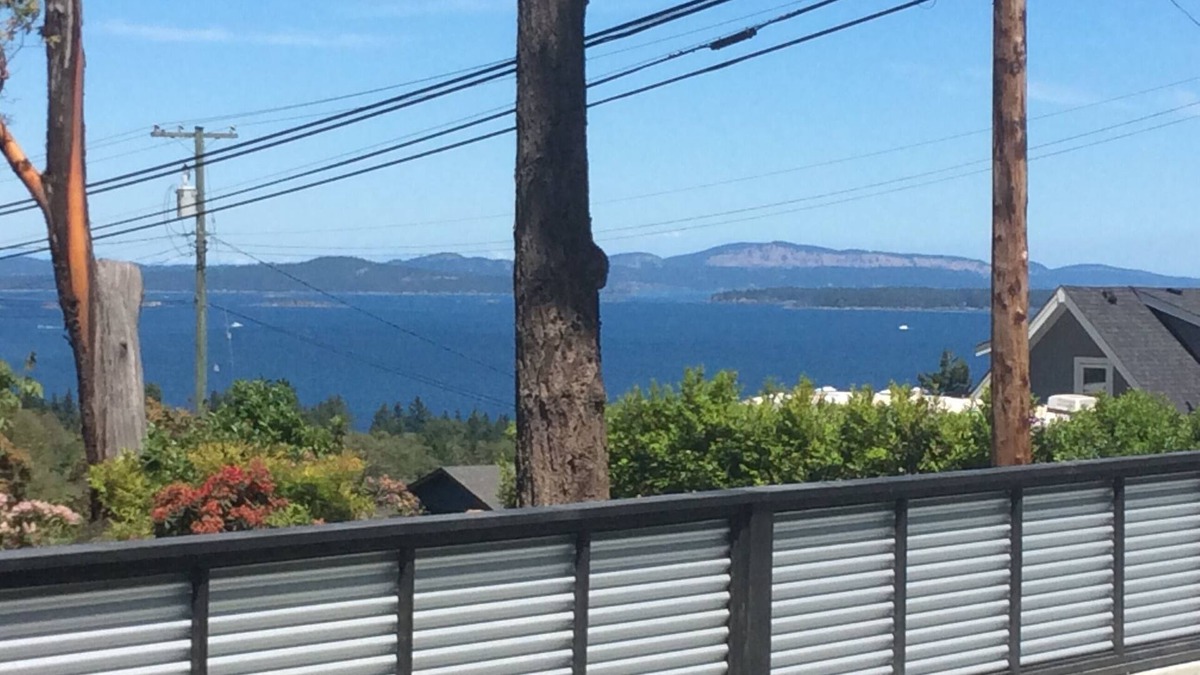 Sidney House | Beautiful Ocean Views 3 Bdr House