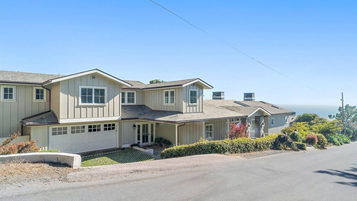 Park Hill House | Beautiful Ocean View Home for entertaining