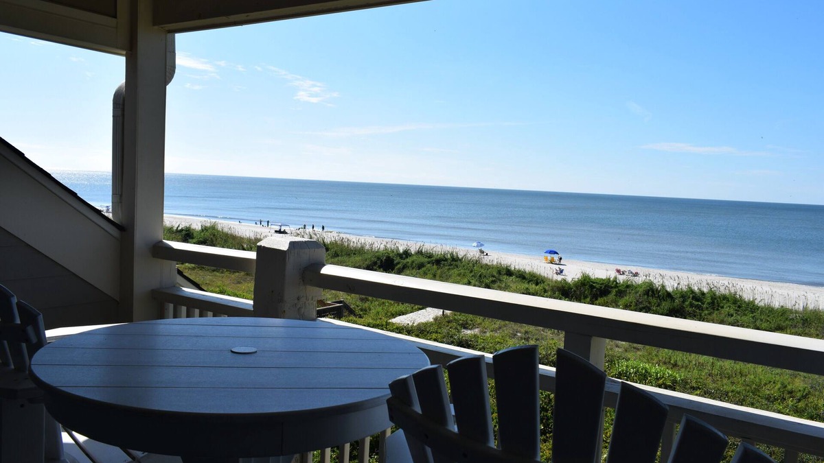 Long Beach Condo | Beautiful Oceanfront Caswell Beach Condo!