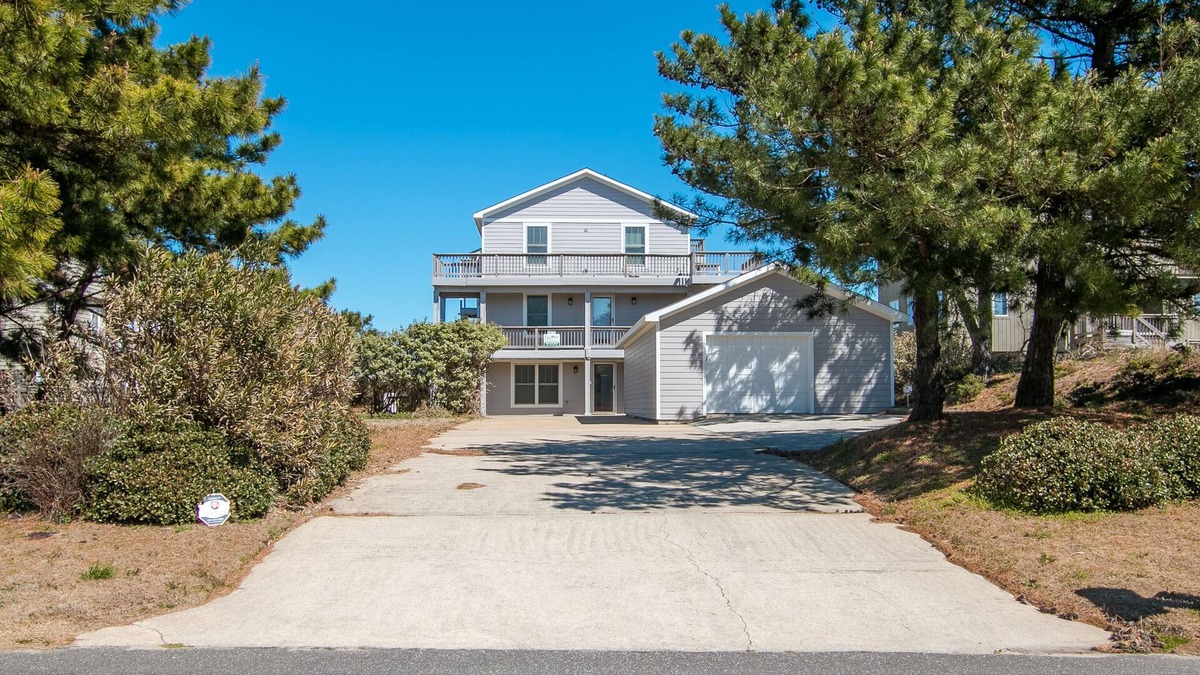 Carolina Dunes House | Beautiful oceanfront home to spot dolphins and see crashing waves